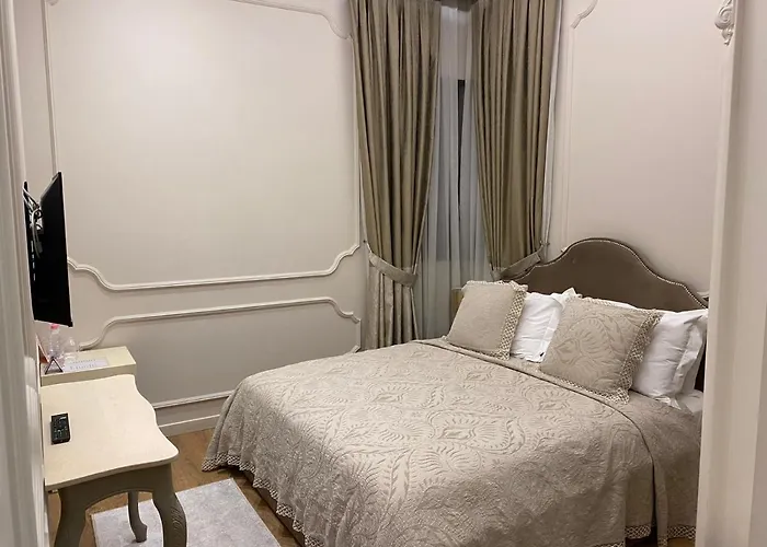 Boutique 135 4* Tirana
